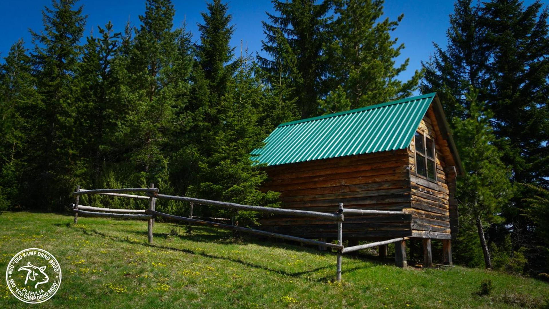 הוילה Kosanica Eco Camp Drno Brdo מראה חיצוני תמונה